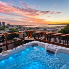 2 Hot Tubs • Skyline View • Sleeps 17 • Beach 15m