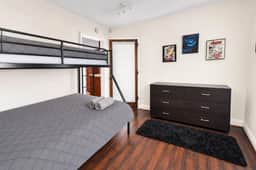 Little Italy Bunks - 3 Beds, Private Entrance - D - Image 3