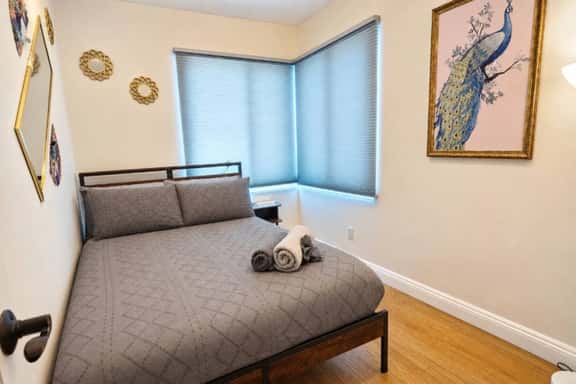 Cozy Room In Little Italy - Steps To All The Fun - Image 1