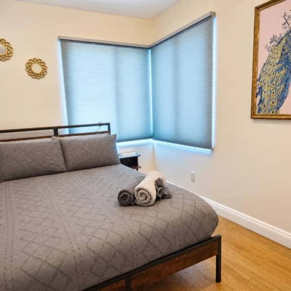 Cozy Room In Little Italy - Steps To All The Fun - Image 1