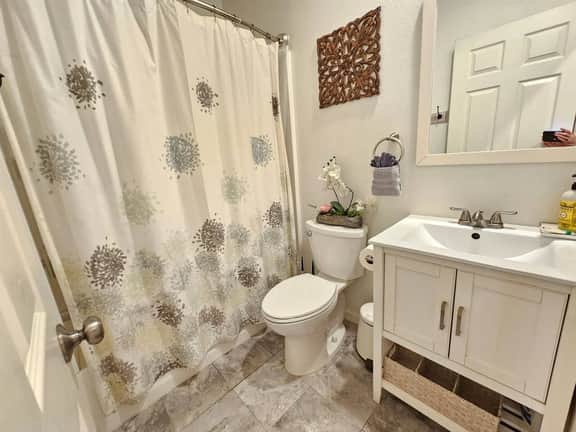 Boho Chic Room w/ TV • 5 Min To Downtown & Balboa