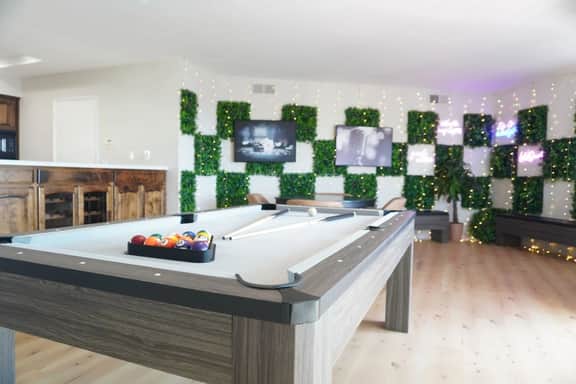 Luxury Sunset View • Deck Spa Firepit • Sleeps 18