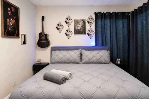 Swanky Private Room In The Heart Of Little Italy