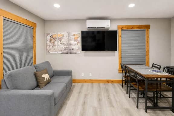 Yosemite Studio in Mariposa • Full Kitchen • B - Image 4