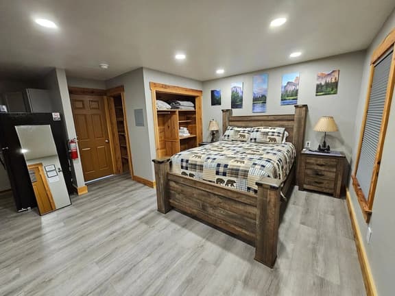 Quiet & Clean 1BD Near Yosemite - Image 1