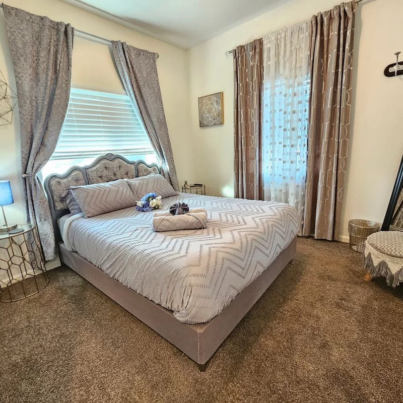 Comfy Barrio Logan Room | Near Downtown & Balboa